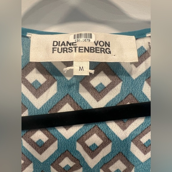 Diane von Furstenberg Avaya Ruffled Crepe Wrap Dress- Size M - Picture 7 of 11